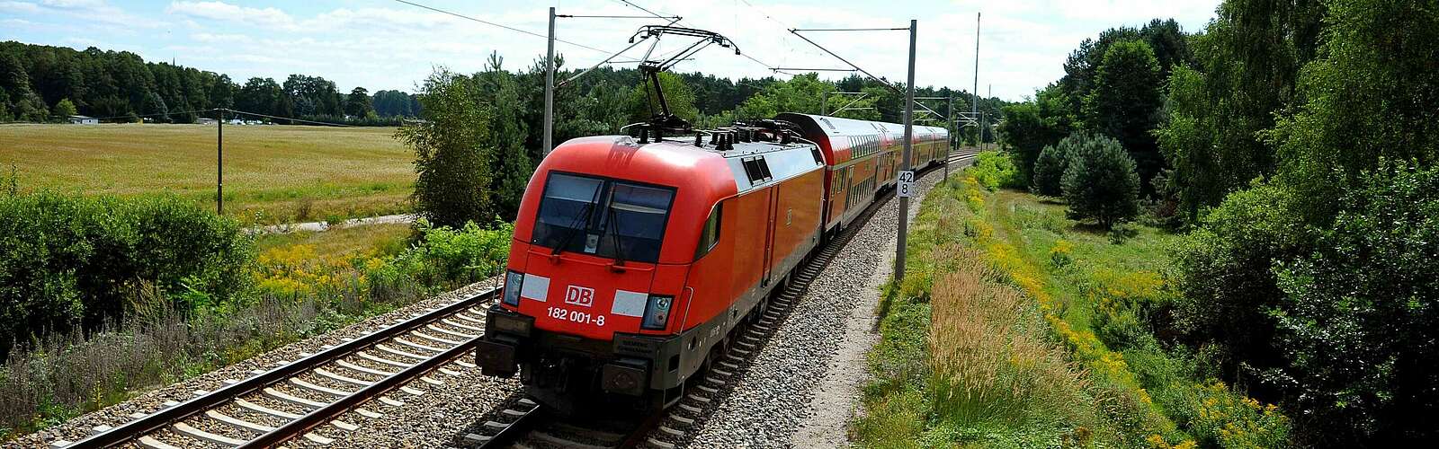 Regionalexpress von DB Regio Nordost,
        
    

        Foto: Deutsche Bahn AG/Jet-Foto Kranert