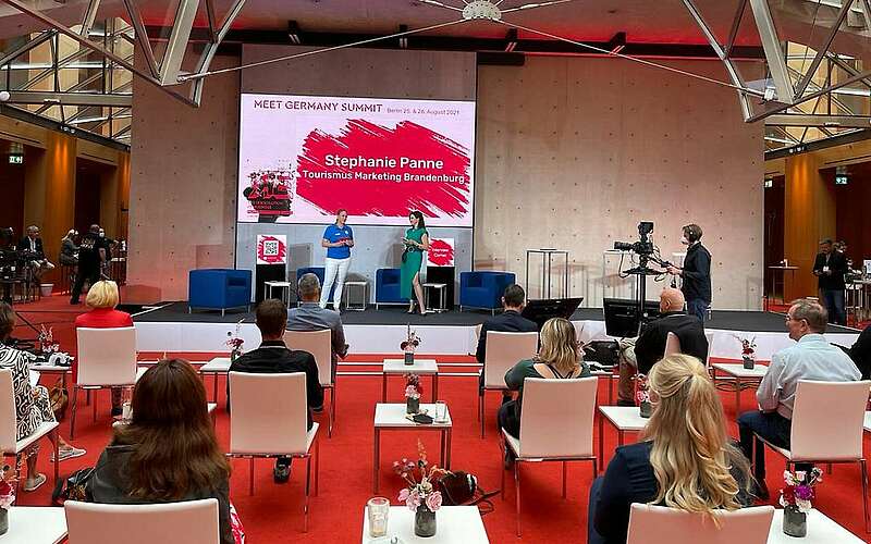 



    
        
                Meet Germany 2021AXICA Eröffnung Stephanie Panne,
            
        
                Foto: TMB Tourismus-Marketing Brandenburg GmbH/Stephanie Panne
            
    
