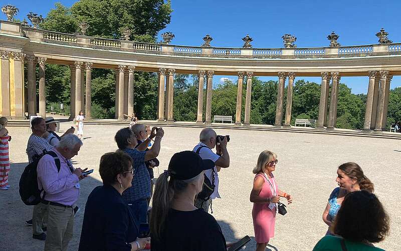 



        
            BESTIVAL Tour Potsdam Sanssouci,
        
    

        Foto: Fotograf / Lizenz - Media Import/Stephanie Panne
    